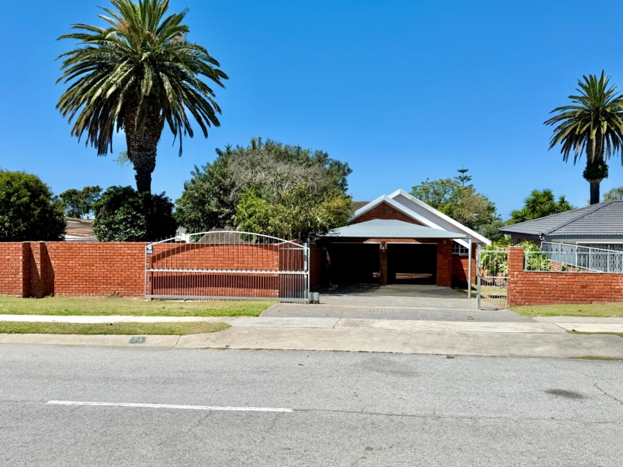 5 Bedroom Property for Sale in Bluewater Bay Eastern Cape